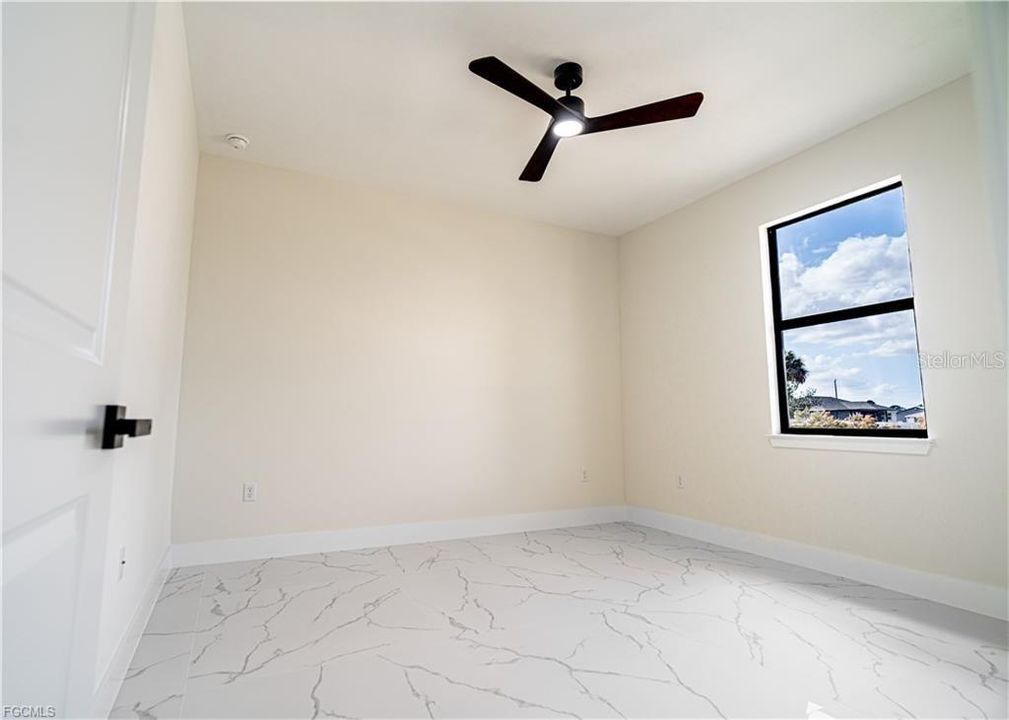 En Venta: $329,000 (3 camas, 2 baños, 1562 Pies cuadrados)