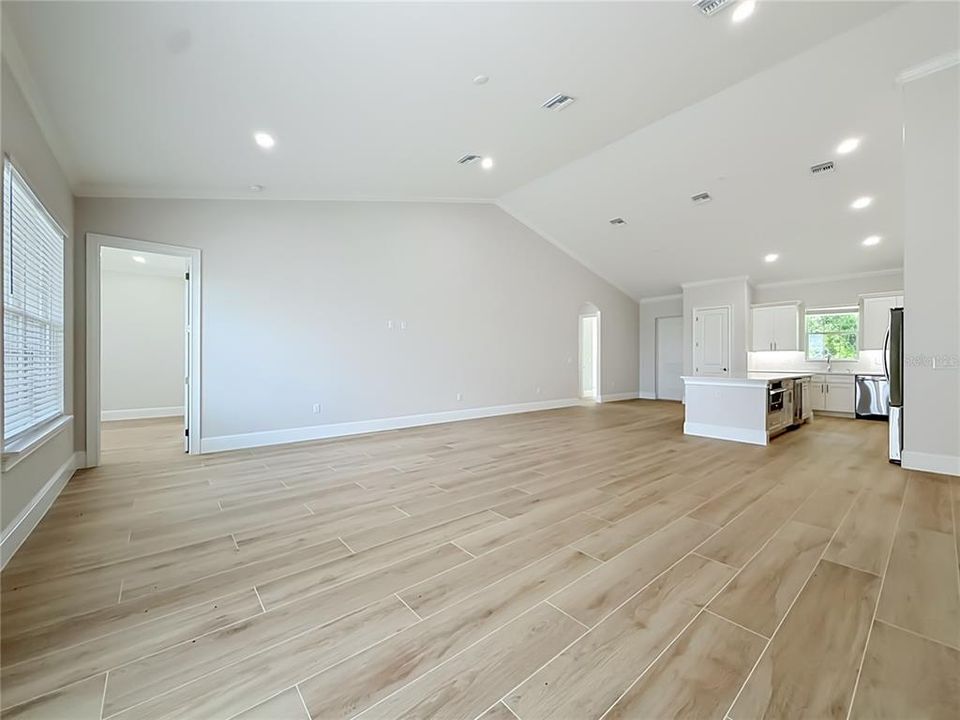 For Sale: $554,900 (4 beds, 3 baths, 2480 Square Feet)