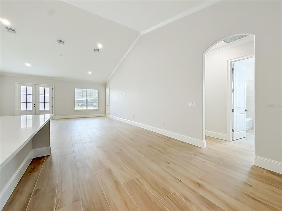 For Sale: $554,900 (4 beds, 3 baths, 2480 Square Feet)