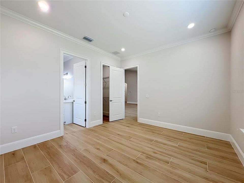 For Sale: $554,900 (4 beds, 3 baths, 2480 Square Feet)