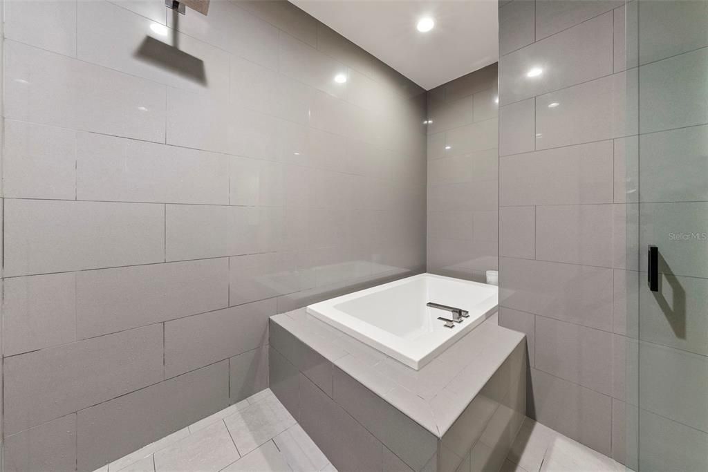 En Venta: $3,799,000 (4 camas, 4 baños, 3524 Pies cuadrados)
