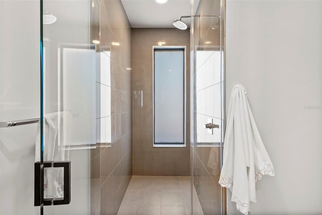 En Venta: $3,799,000 (4 camas, 4 baños, 3524 Pies cuadrados)