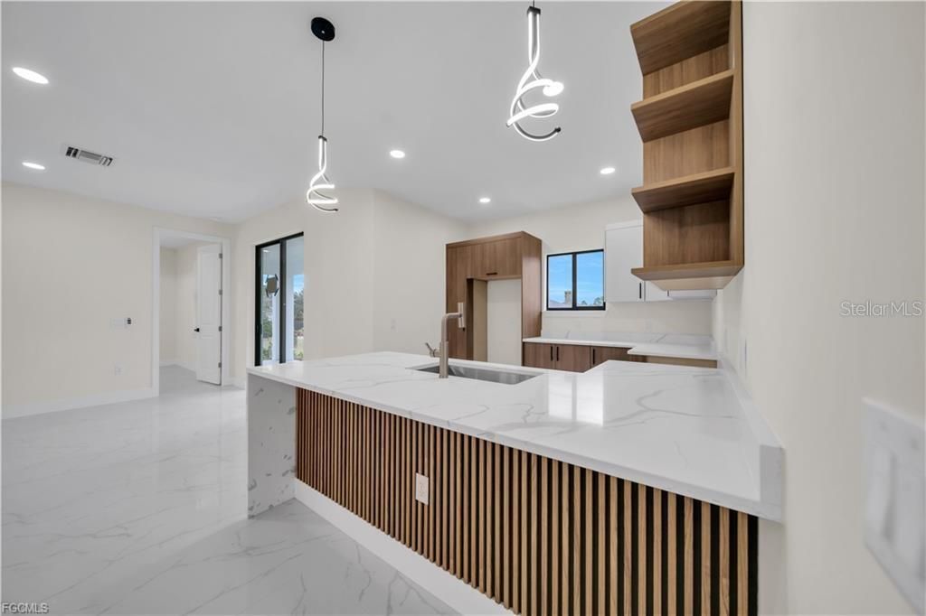 En Venta: $320,000 (3 camas, 2 baños, 1536 Pies cuadrados)