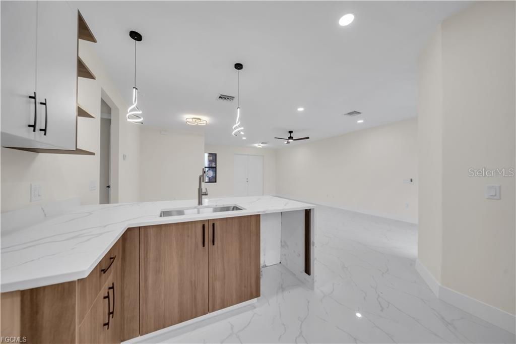 En Venta: $320,000 (3 camas, 2 baños, 1536 Pies cuadrados)