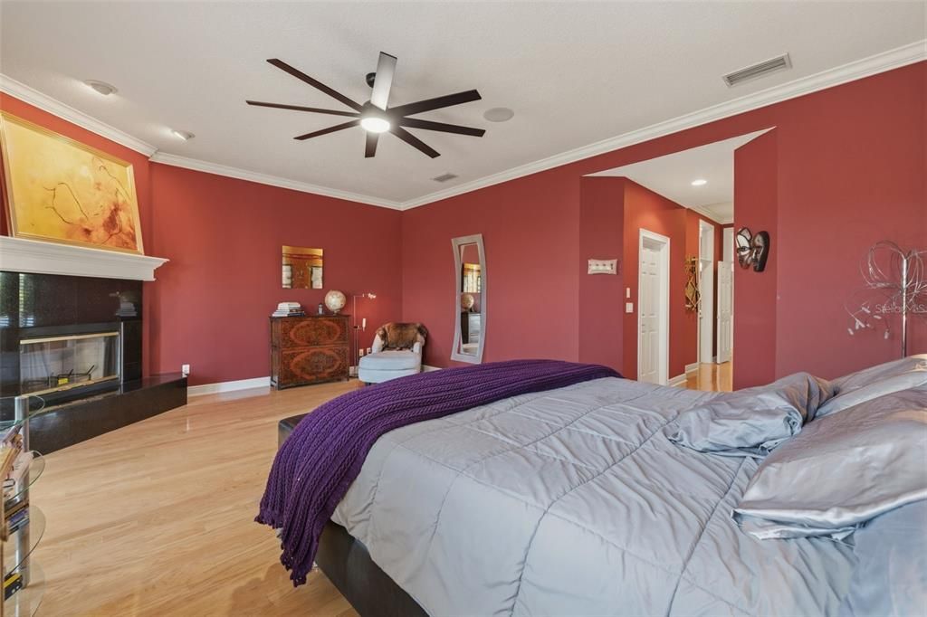 En Venta: $649,000 (3 camas, 3 baños, 2942 Pies cuadrados)