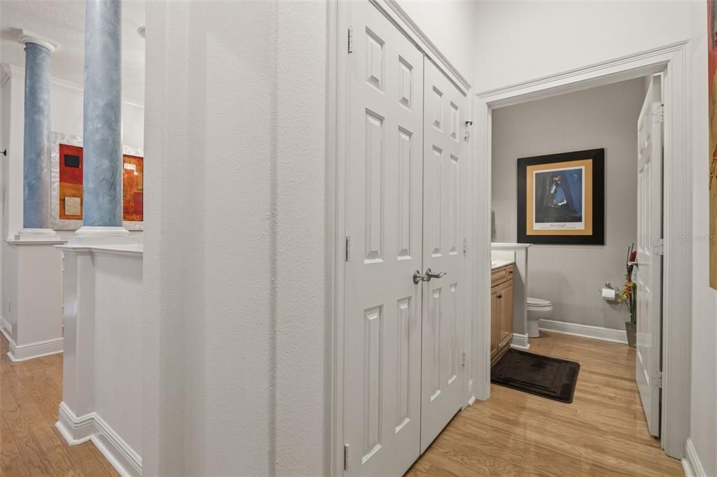 En Venta: $649,000 (3 camas, 3 baños, 2942 Pies cuadrados)