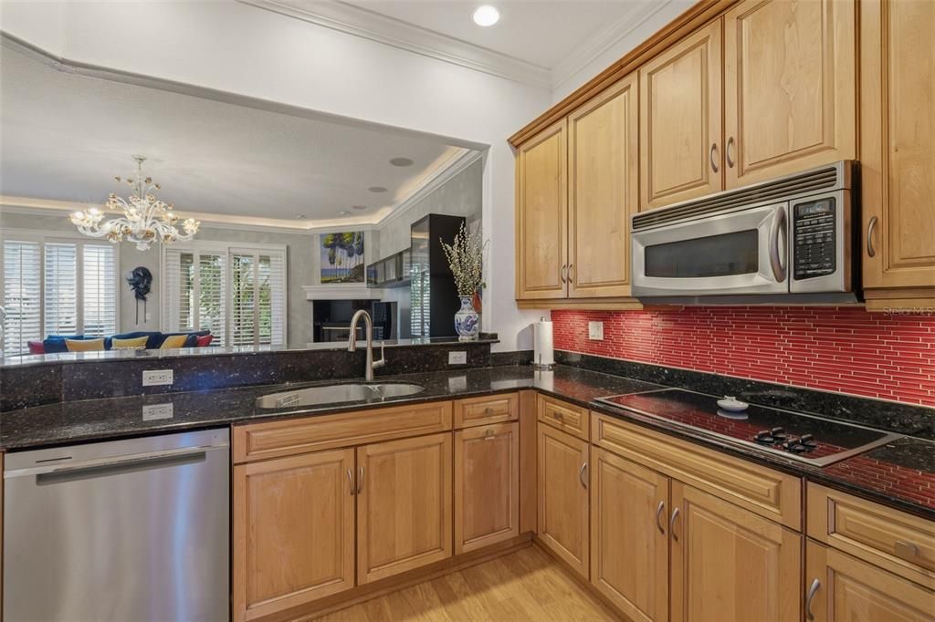 En Venta: $649,000 (3 camas, 3 baños, 2942 Pies cuadrados)