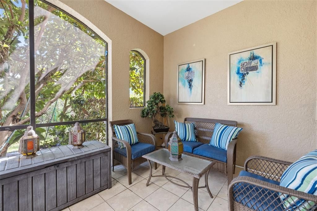En Venta: $649,000 (3 camas, 3 baños, 2942 Pies cuadrados)