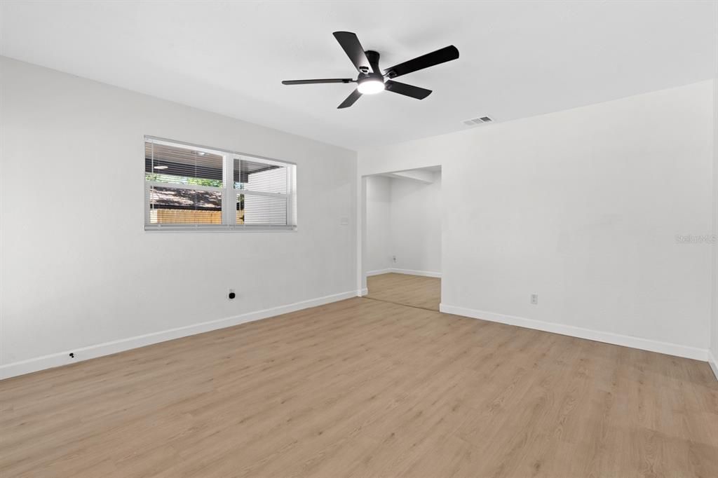 Active With Contract: $429,000 (4 beds, 2 baths, 1805 Square Feet)