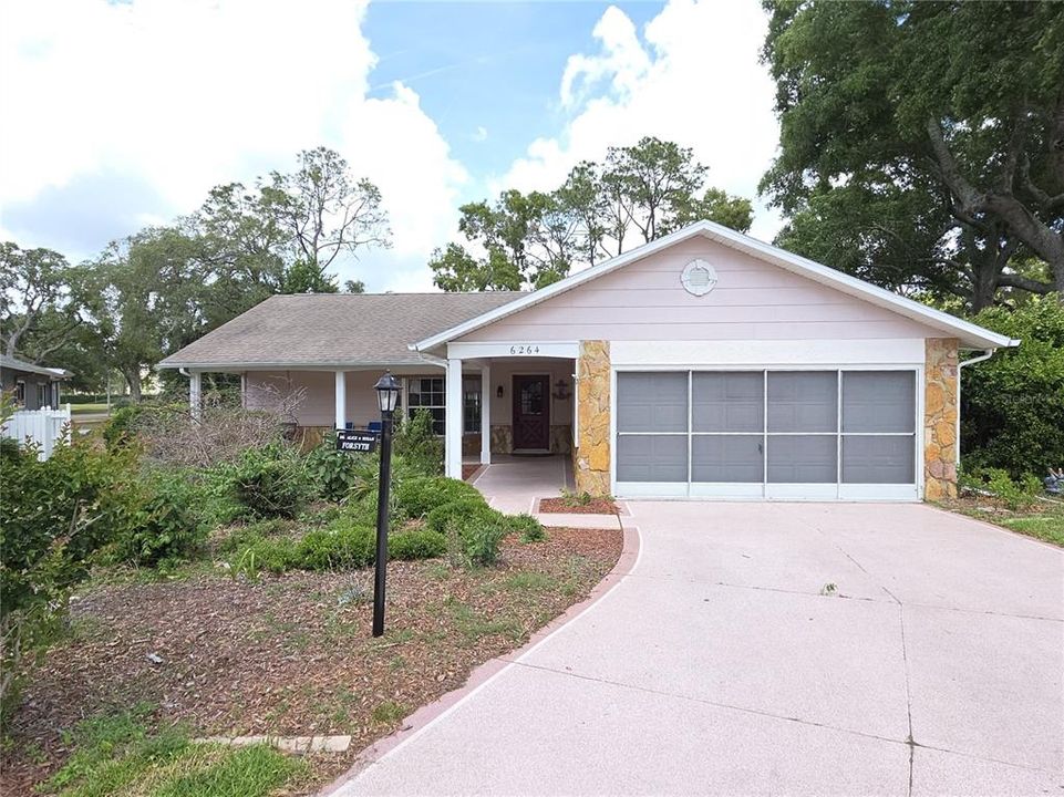 For Sale: $289,900 (3 beds, 2 baths, 1732 Square Feet)