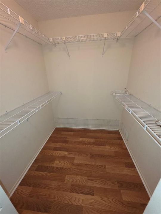 For Sale: $289,900 (3 beds, 2 baths, 1732 Square Feet)