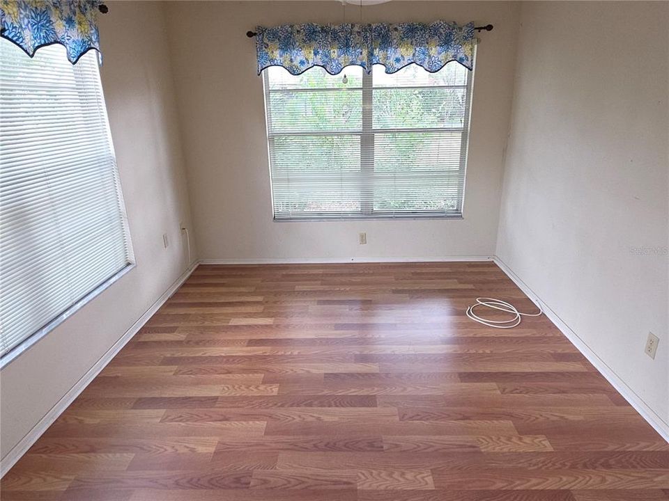 For Sale: $289,900 (3 beds, 2 baths, 1732 Square Feet)