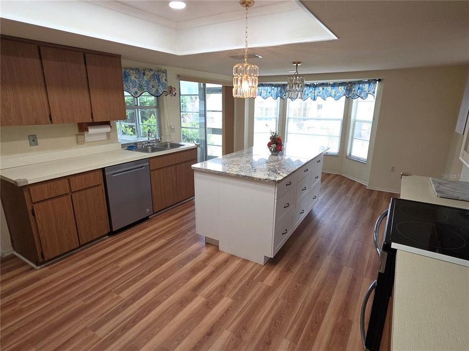 For Sale: $289,900 (3 beds, 2 baths, 1732 Square Feet)