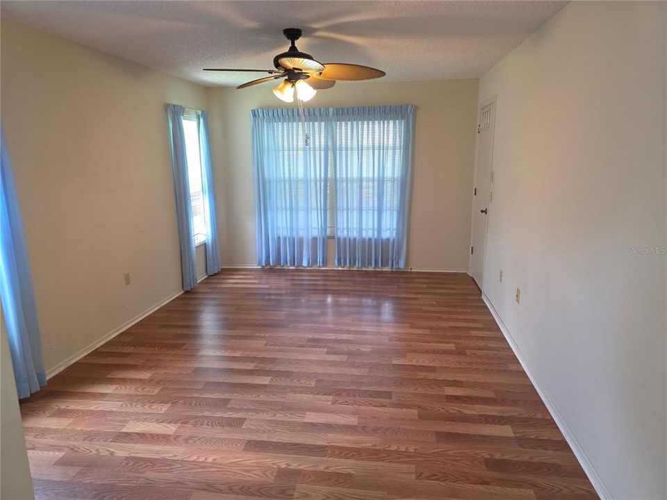 For Sale: $289,900 (3 beds, 2 baths, 1732 Square Feet)