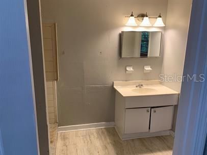 For Rent: $825 (1 beds, 1 baths, 600 Square Feet)