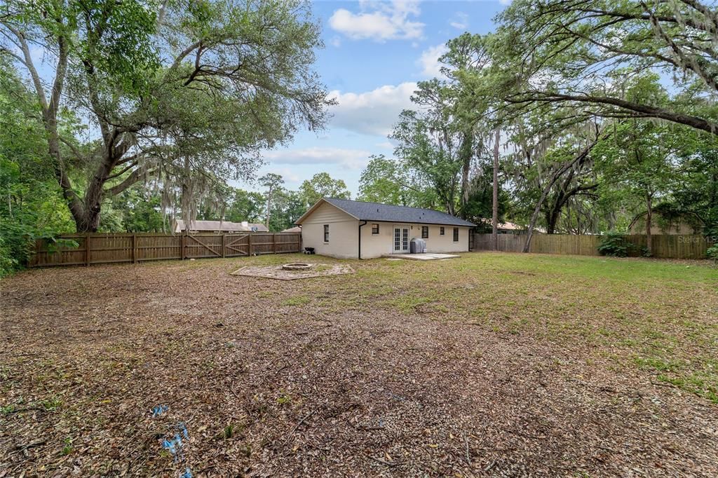 Activo con contrato: $245,000 (4 camas, 2 baños, 1454 Pies cuadrados)