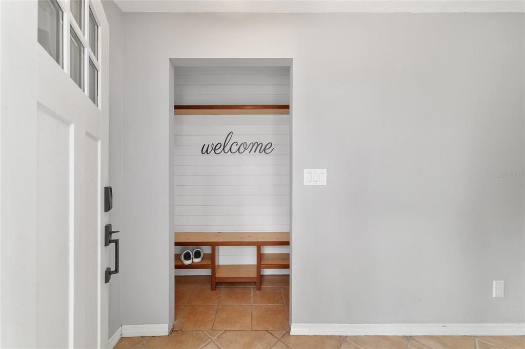 Activo con contrato: $245,000 (4 camas, 2 baños, 1454 Pies cuadrados)