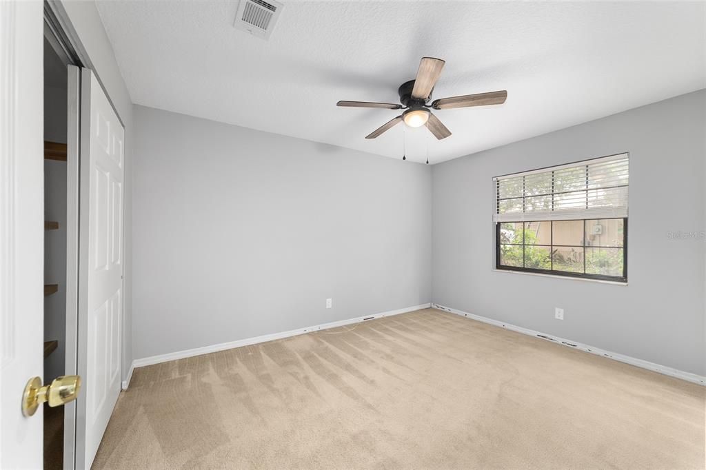 Activo con contrato: $245,000 (4 camas, 2 baños, 1454 Pies cuadrados)