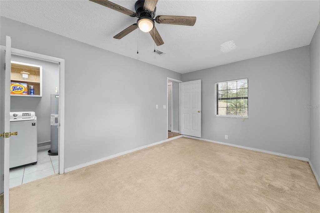 Activo con contrato: $245,000 (4 camas, 2 baños, 1454 Pies cuadrados)
