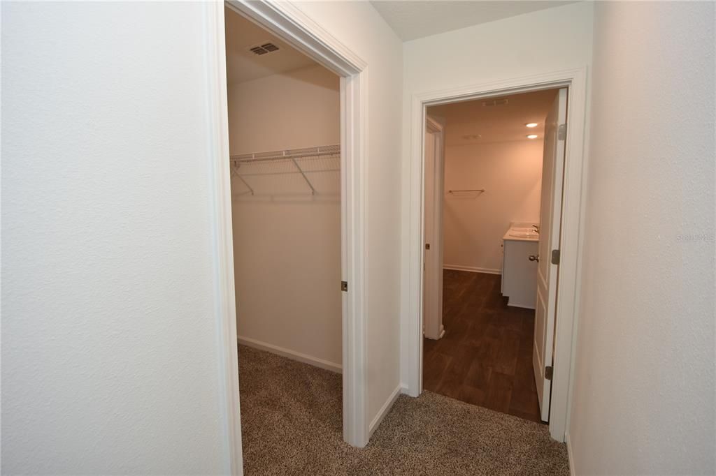 En Renta: $2,400 (4 camas, 2 baños, 1715 Pies cuadrados)