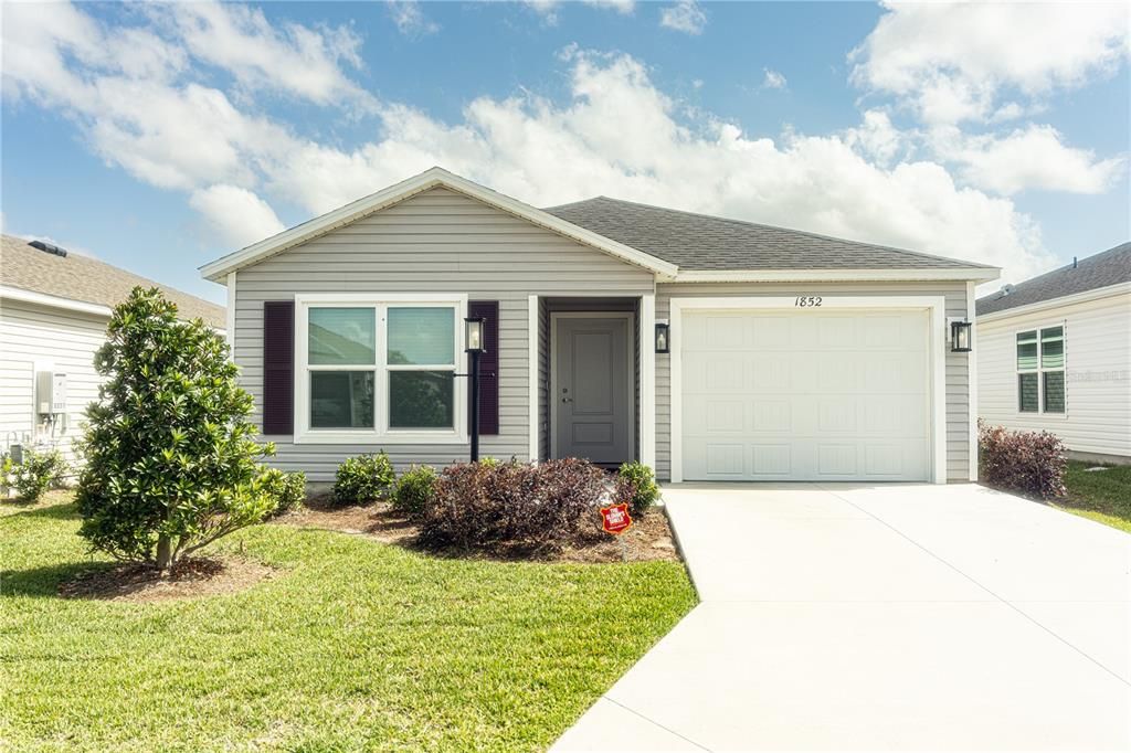 For Rent: $1,700 (2 beds, 2 baths, 984 Square Feet)