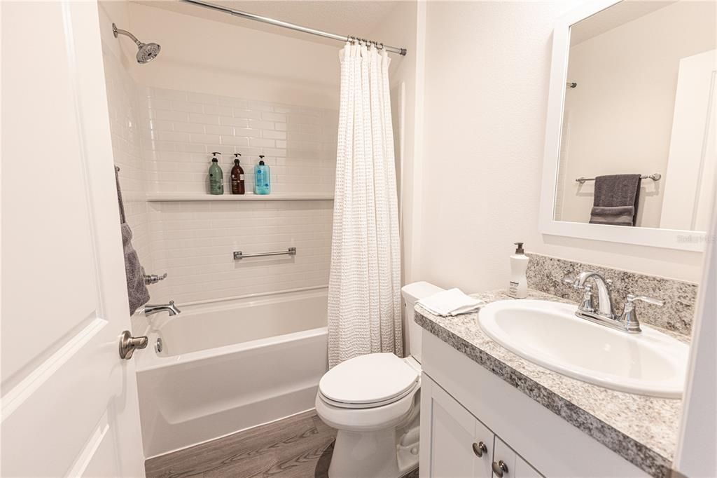 For Rent: $1,700 (2 beds, 2 baths, 984 Square Feet)
