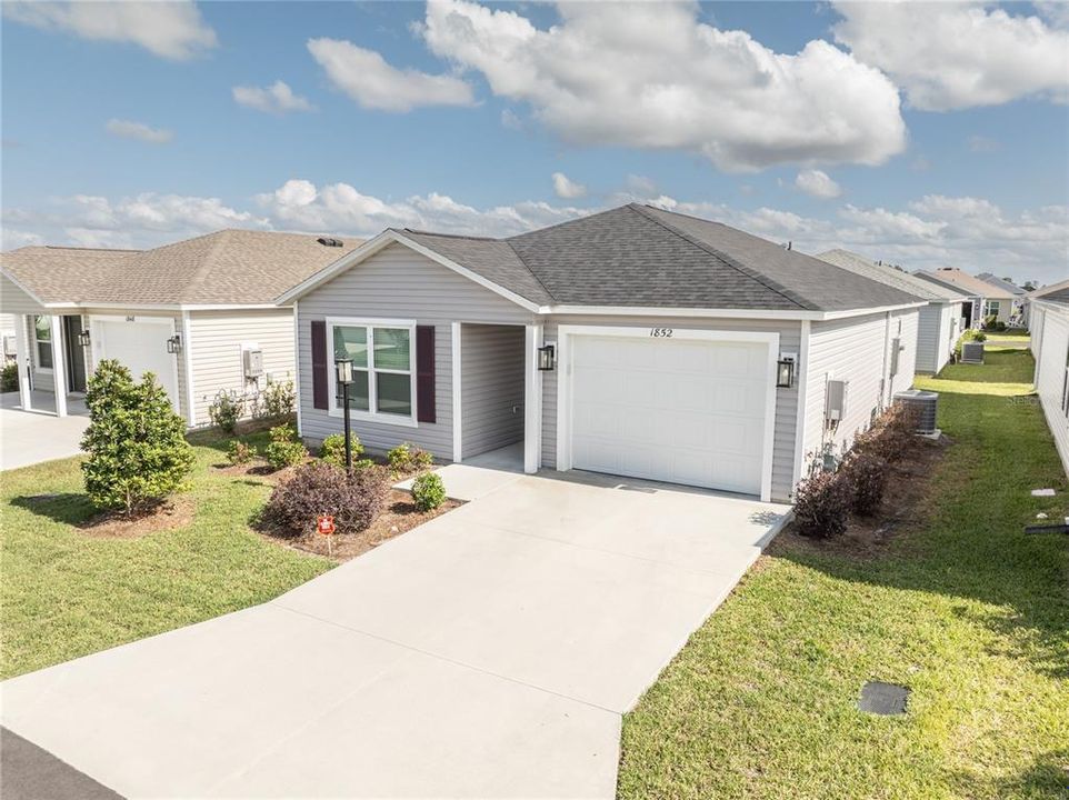 For Rent: $1,700 (2 beds, 2 baths, 984 Square Feet)