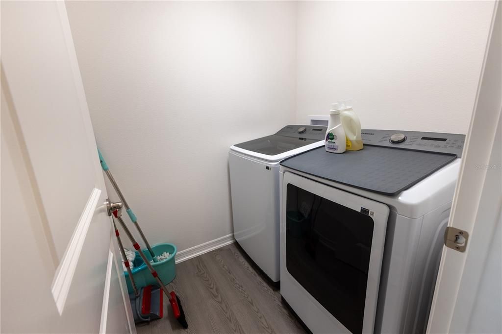 For Rent: $1,700 (2 beds, 2 baths, 984 Square Feet)