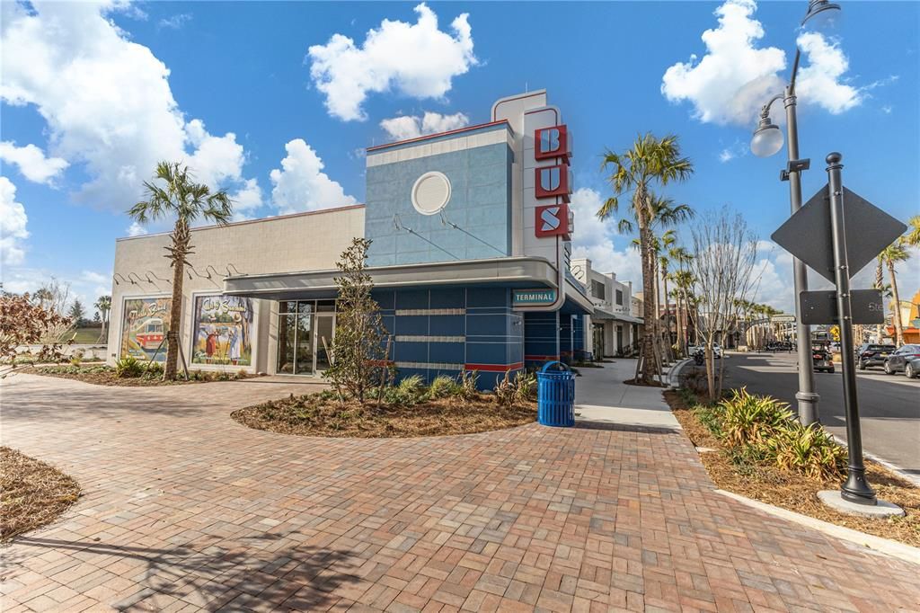 For Rent: $1,700 (2 beds, 2 baths, 984 Square Feet)