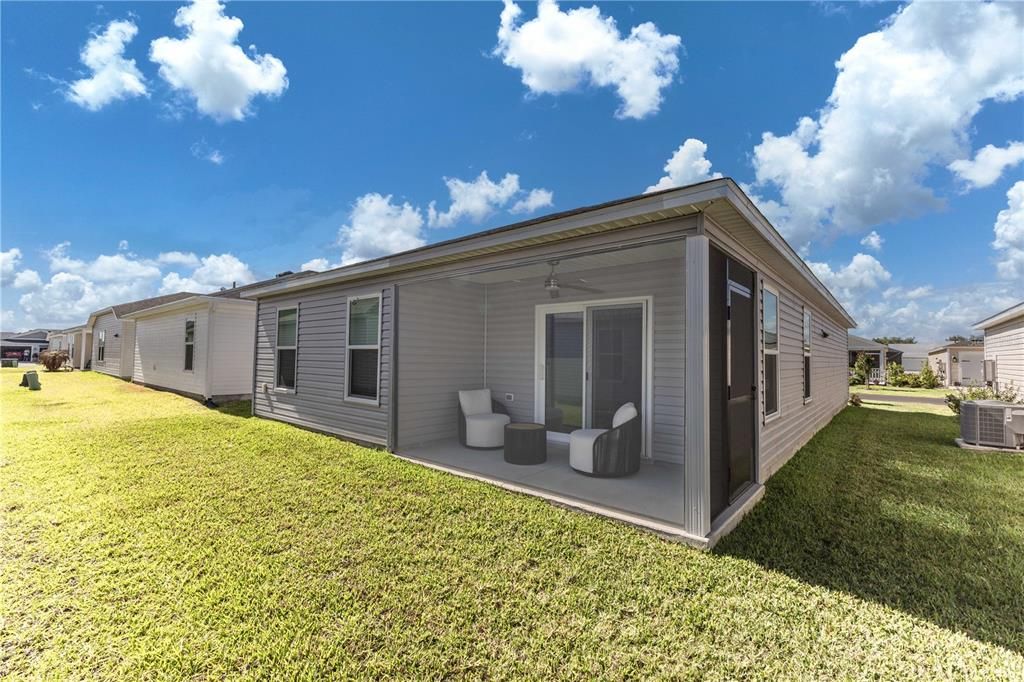 For Rent: $1,700 (2 beds, 2 baths, 984 Square Feet)
