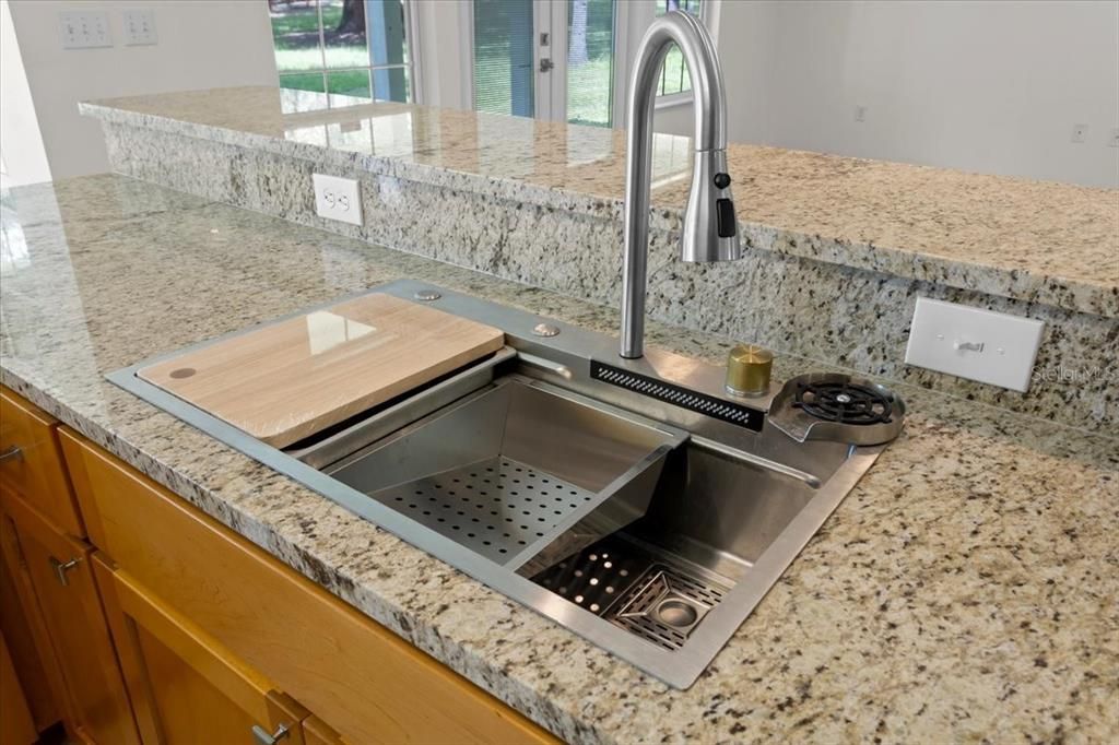 En Venta: $415,000 (3 camas, 2 baños, 1946 Pies cuadrados)