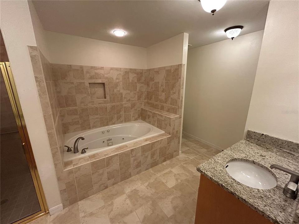 En Venta: $449,500 (3 camas, 2 baños, 1946 Pies cuadrados)