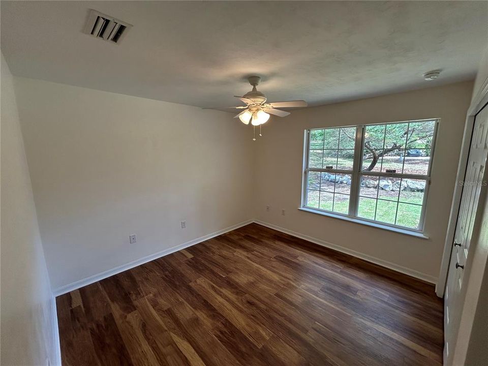 En Venta: $449,500 (3 camas, 2 baños, 1946 Pies cuadrados)