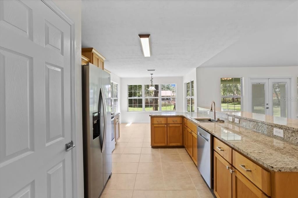 En Venta: $415,000 (3 camas, 2 baños, 1946 Pies cuadrados)