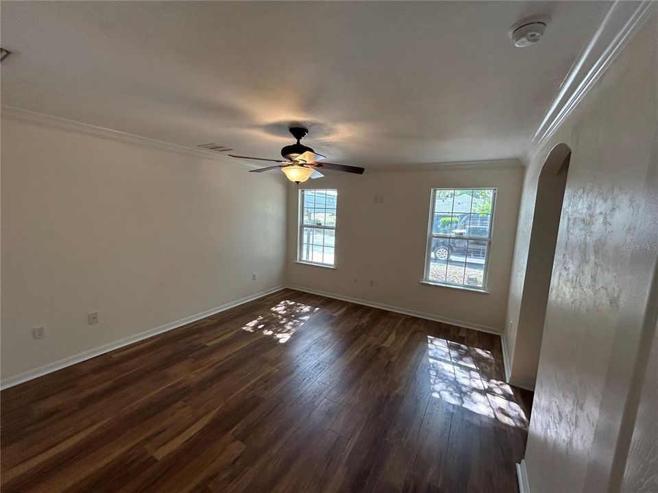 En Venta: $449,500 (3 camas, 2 baños, 1946 Pies cuadrados)