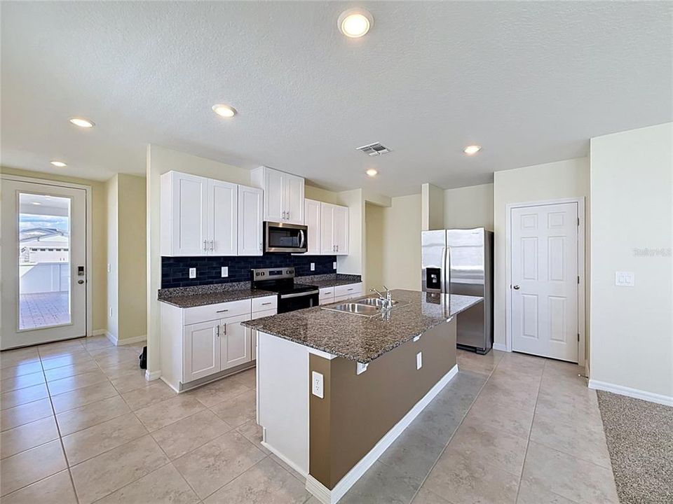 For Rent: $2,250 (4 beds, 2 baths, 1600 Square Feet)