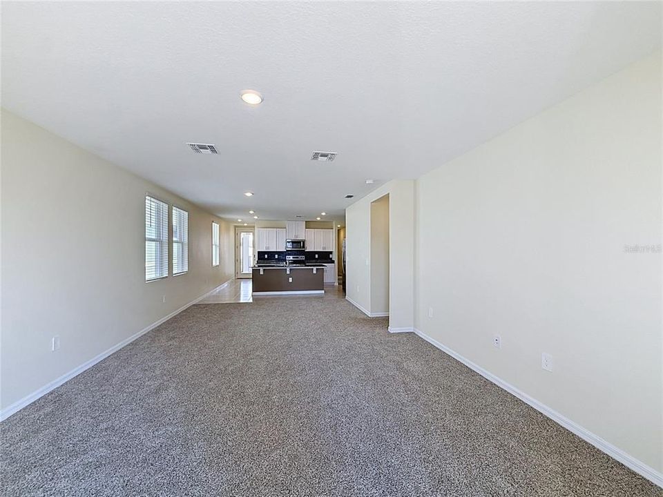 For Rent: $2,250 (4 beds, 2 baths, 1600 Square Feet)