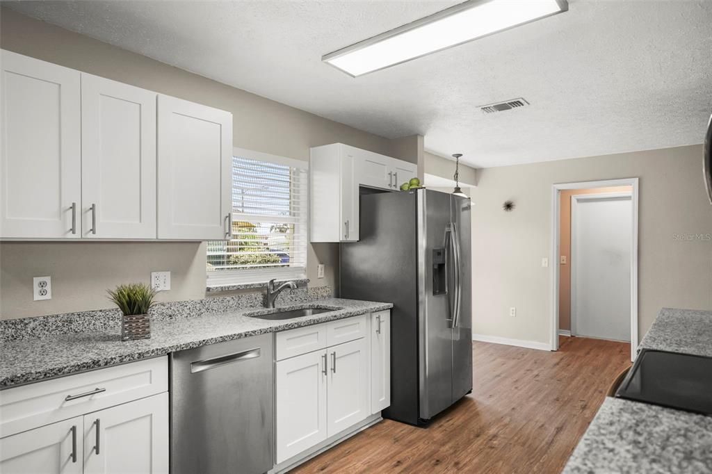 En Venta: $338,000 (3 camas, 2 baños, 1595 Pies cuadrados)