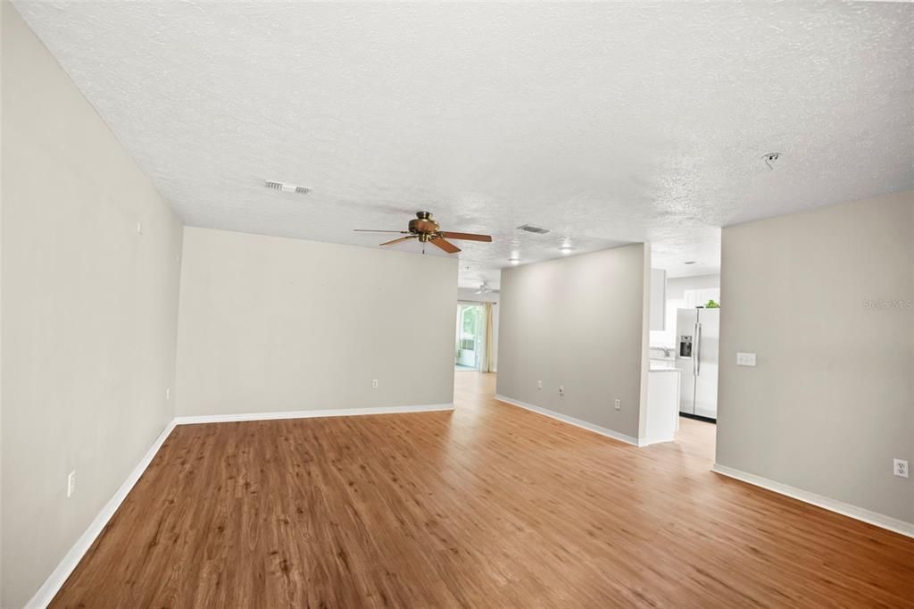 En Venta: $338,000 (3 camas, 2 baños, 1595 Pies cuadrados)