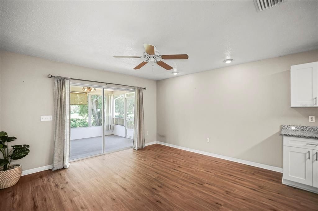 En Venta: $338,000 (3 camas, 2 baños, 1595 Pies cuadrados)