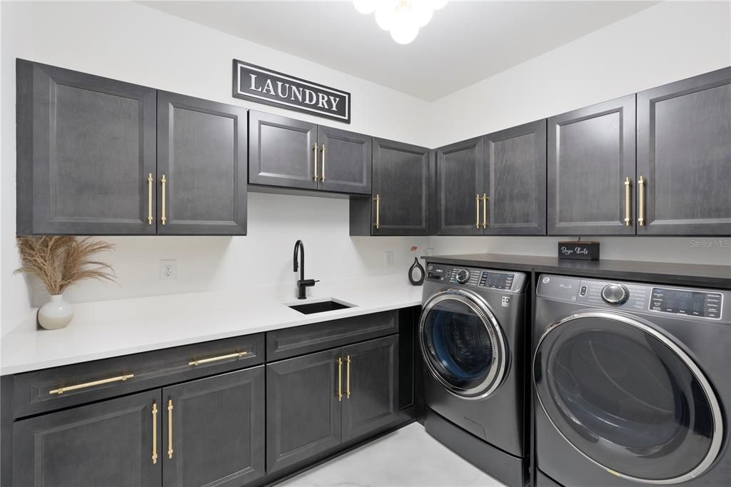 For Sale: $1,339,000 (4 beds, 3 baths, 2405 Square Feet)