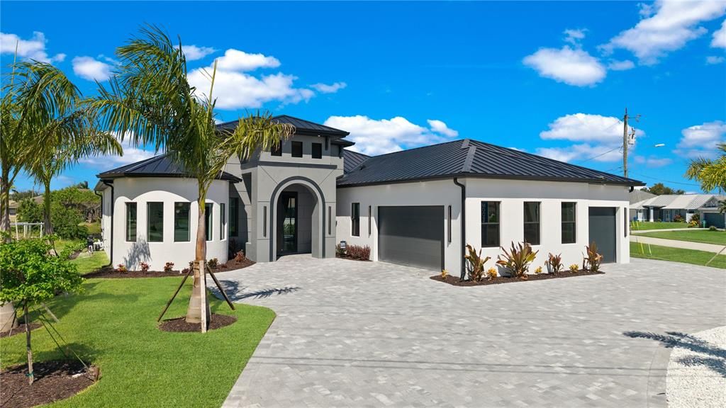 For Sale: $1,339,000 (4 beds, 3 baths, 2405 Square Feet)
