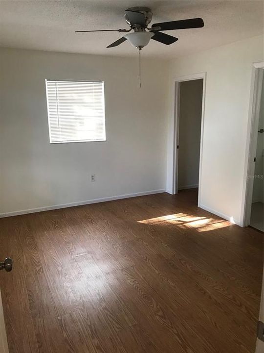 Activo con contrato: $1,800 (3 camas, 2 baños, 1764 Pies cuadrados)