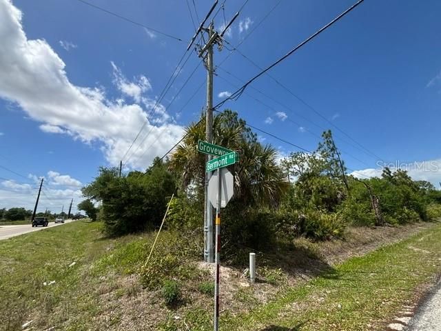На продажу: $250,000 (3.47 acres)