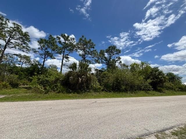 На продажу: $250,000 (3.47 acres)