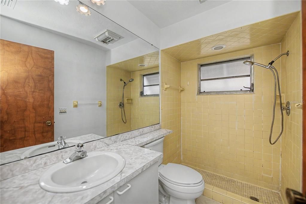 На продажу: $390,000 (4 спален, 2 ванн, 2145 Квадратных фут)