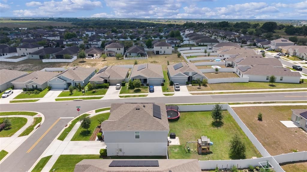 Active With Contract: $469,000 (4 beds, 2 baths, 2584 Square Feet)