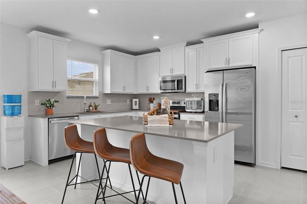 Active With Contract: $469,000 (4 beds, 2 baths, 2584 Square Feet)