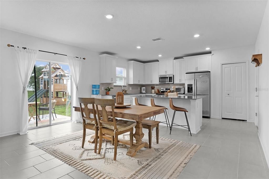 Active With Contract: $469,000 (4 beds, 2 baths, 2584 Square Feet)
