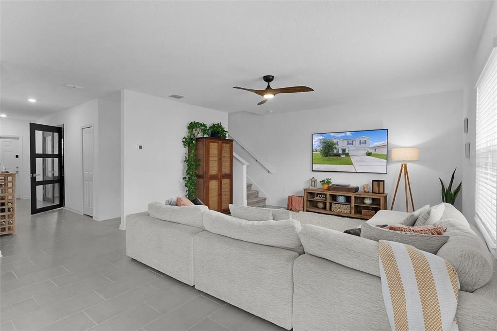 Active With Contract: $469,000 (4 beds, 2 baths, 2584 Square Feet)